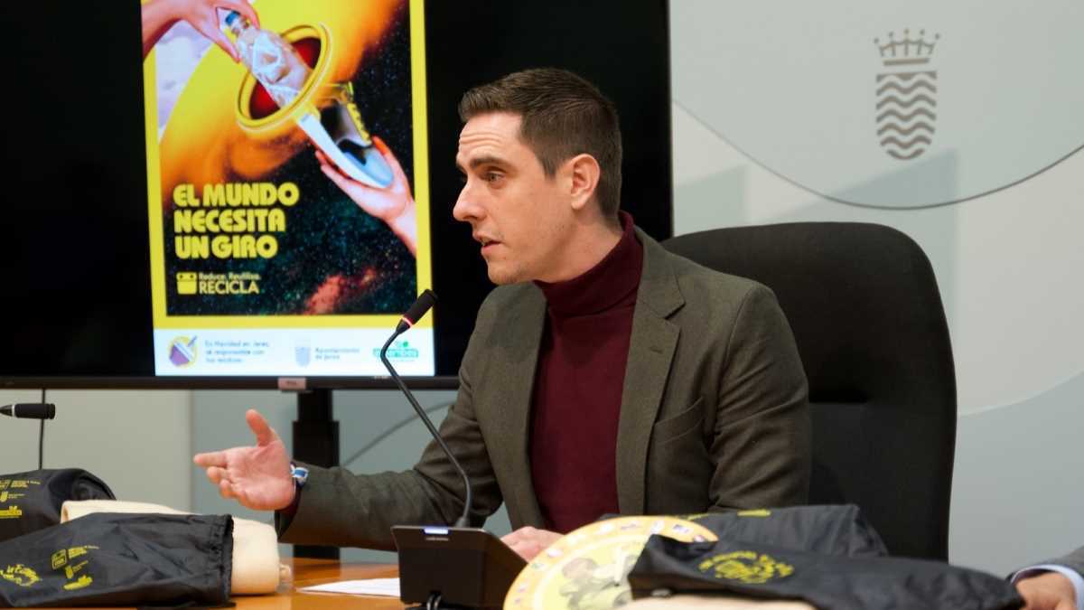 Jaime Espinar presenta la campaña de reciclado | Foto: José Antonio Pliego para
