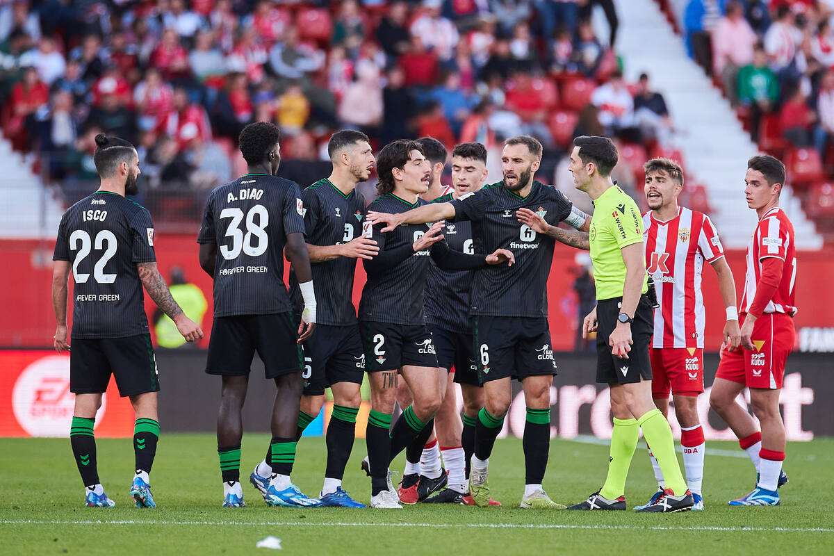 Expulsión de Héctor Bellerín en el UD Almería - Real Betis | Salvador López Medina para El MIRA