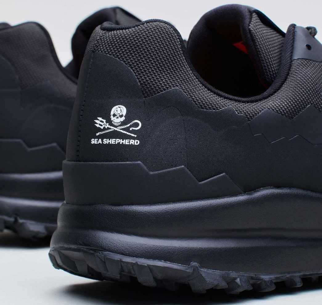 Fitz roy trek shell Veja X Sea Sherpherd full black de Veja