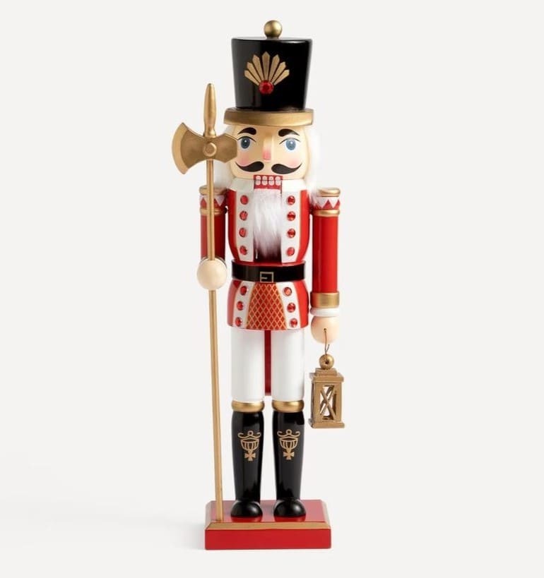 Figura de soldado cascanueces con farol