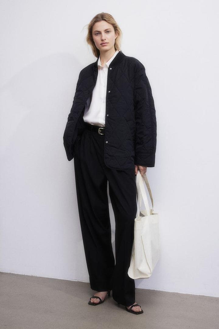 Chaqueta acolchada en dos colores de H&M