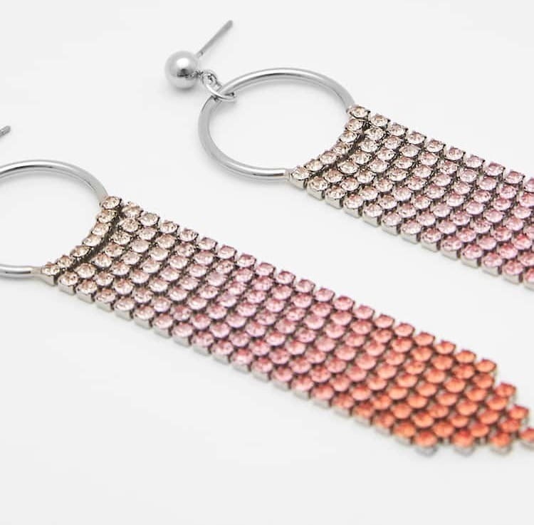 Pendientes largos con flecos y aros strass de Pull&Bear