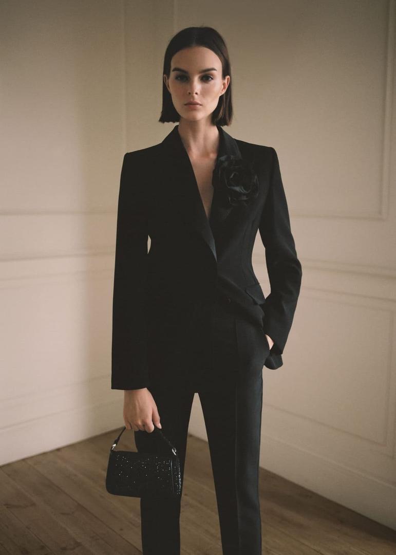 Nuevo minibolso de mano strass con cadena de Mango