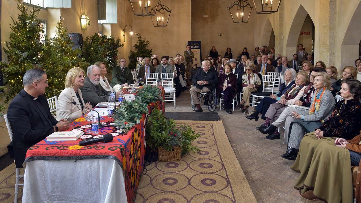 La alcaldesa María José García-Pelayo en la presentación del Libro de Carmen Nuñez de Villavicencio