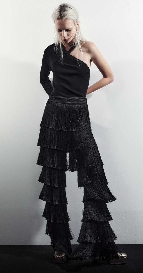 Pantalón largo de flecos con cremallera invisible de Sfera