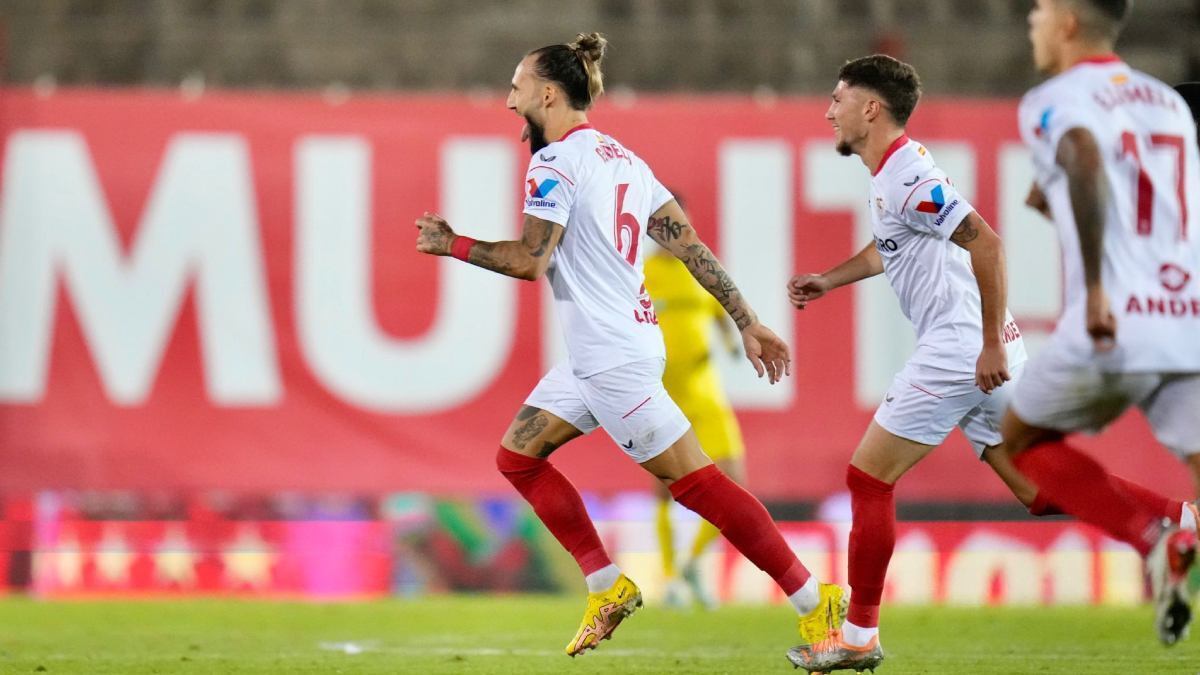 Nemanja Gudelj celebra su gol ante el RCD Mallorca en la temporada 22/23