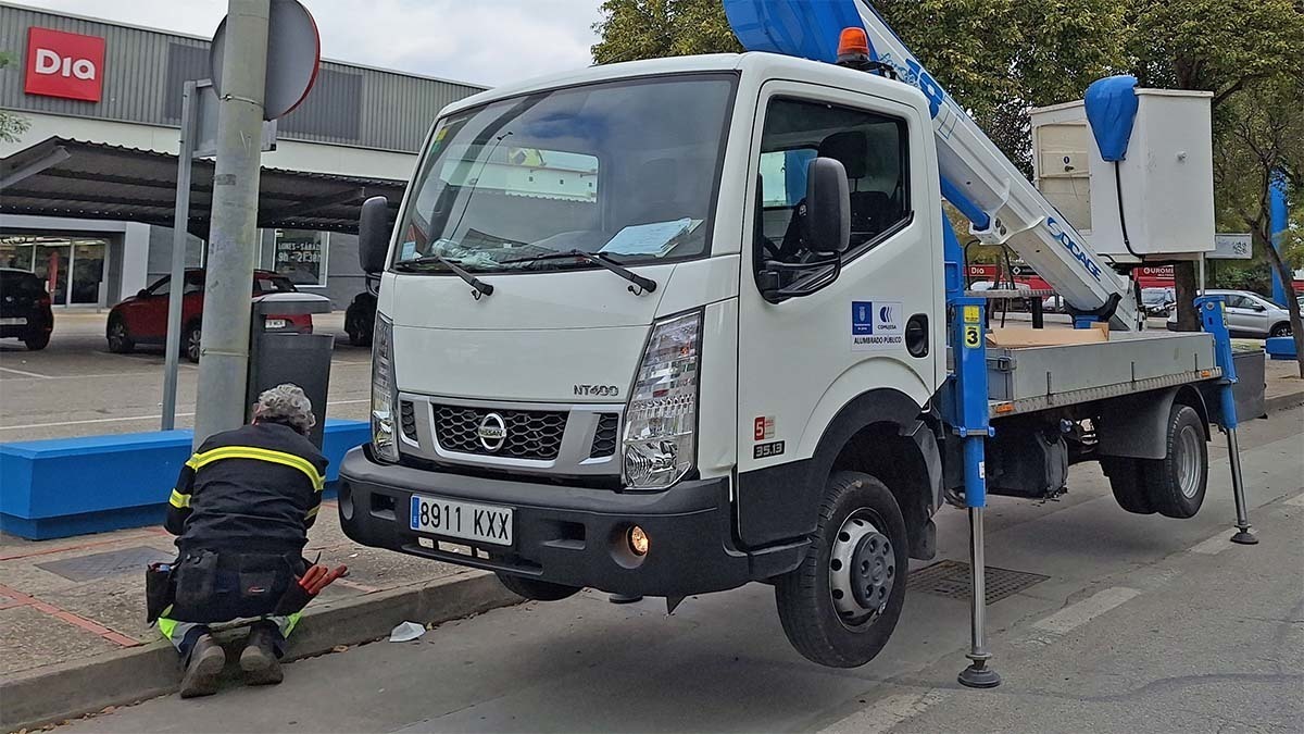 Servicio de Luminarias en la Avenida Europa de Jerez