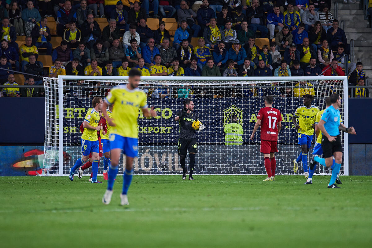 Ledesma en el Cádiz CF - Osasuna | Salvador López Medina para El MIRA