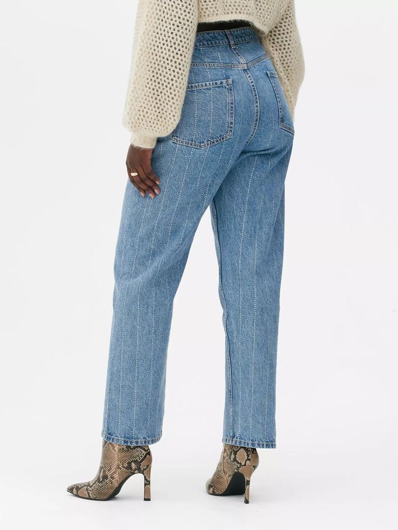 Pantalones vaqueros de raya diplomática con strass de Primark