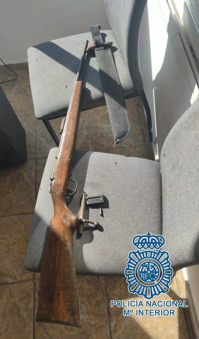 Rifle del calibre 22 intervenido | Policía Nacional
