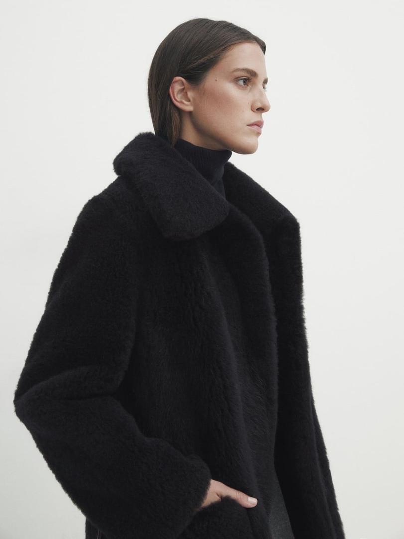 Abrigo moutón reversible azul marino con cinturón de Massimo Dutti