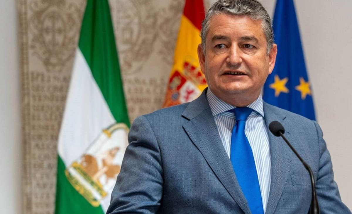 Antonio Sanz: "Es vergonzoso para España y Andalucía que Pedro Sánchez se reúna con Puigdemont"