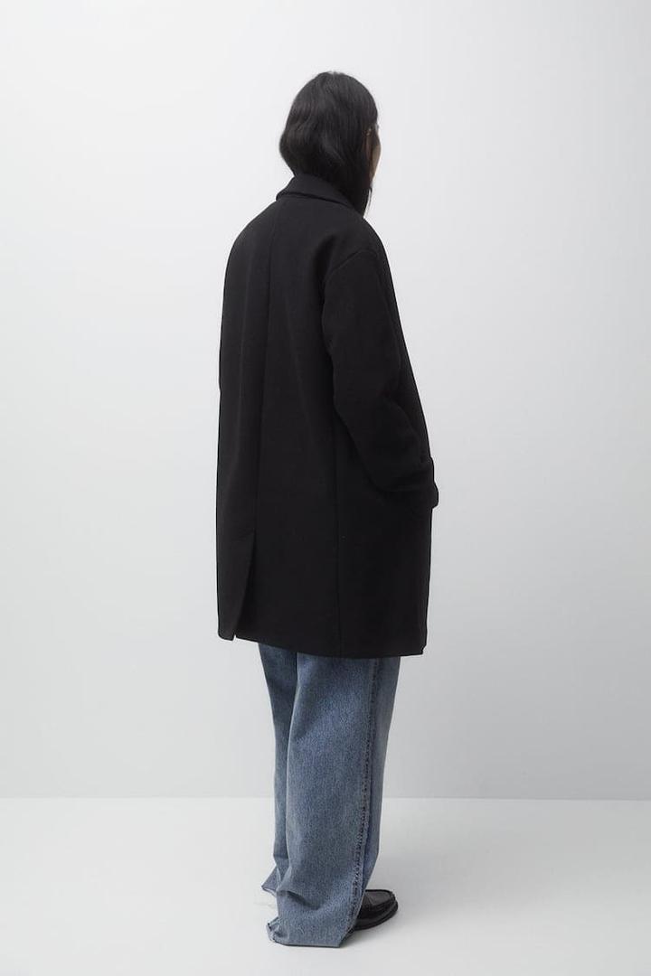 Abrigo de paño con botón de color negro en Pull&Bear