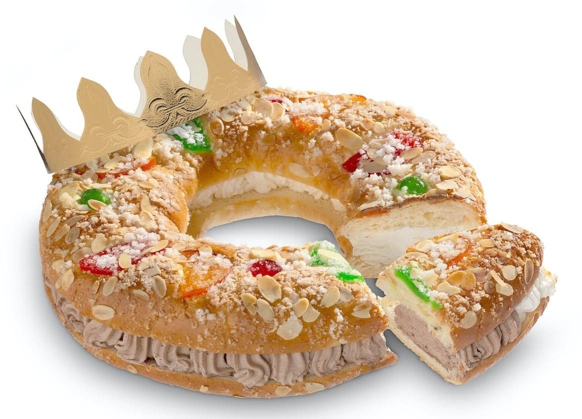 Roscón de Reyes relleno de nata y cacao
