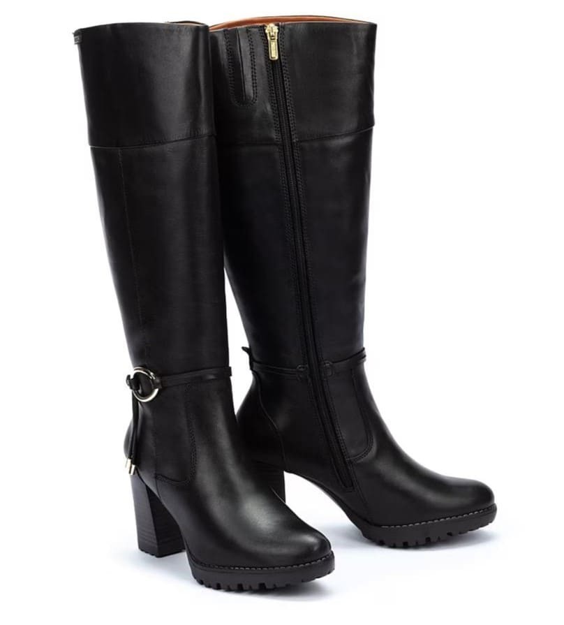 Botas lisas de piel con adorno de cintas y tacón de bloque