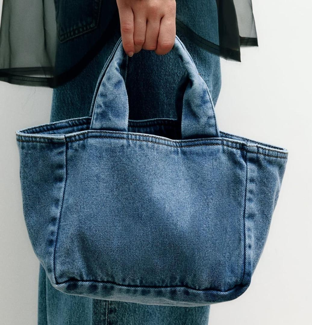 bolso shopper denim con asa de mano de Zara