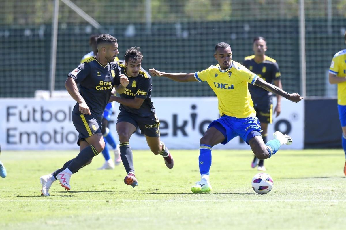Lucas Pires en el amistoso jugado entre el Cádiz CF y la UD Las Palmas