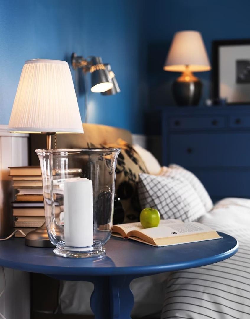 Lámpara de mesa modelo ÅRSTID y estilo vintage de Ikea