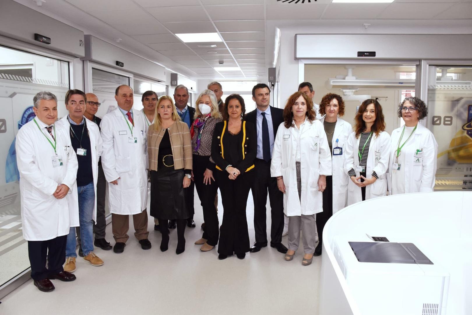 Catalina García, durante la inauguración de la UCI Pediátrica en Cádiz