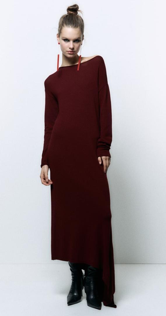 Vestido largo con bajo asimétrico de Sfera