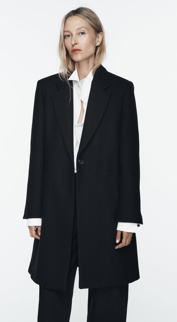 Abrigo de paño con lana minimalista de Zara