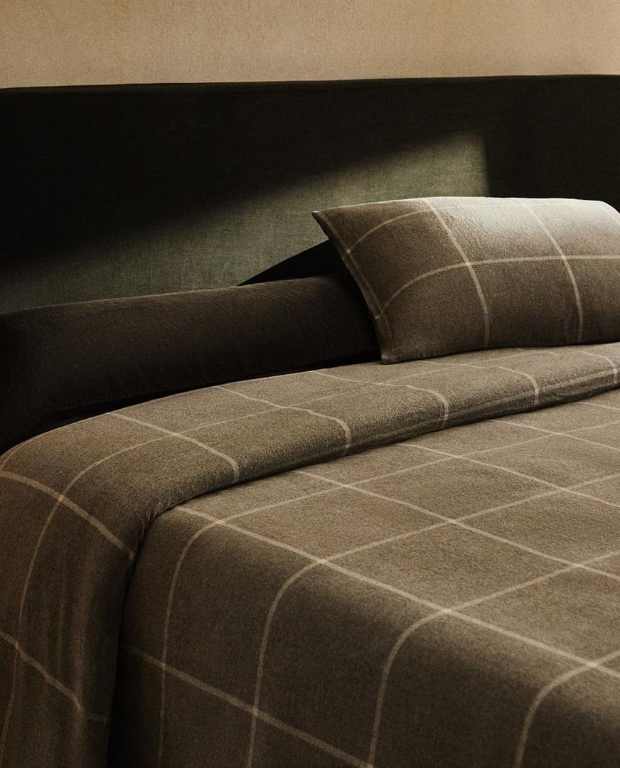 Funda nórdica de franela de cuadros de Zara Home