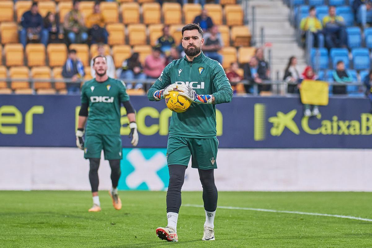David Gil en el Cádiz CF - CA Osasuna | Salvador López Medina para El MIRA