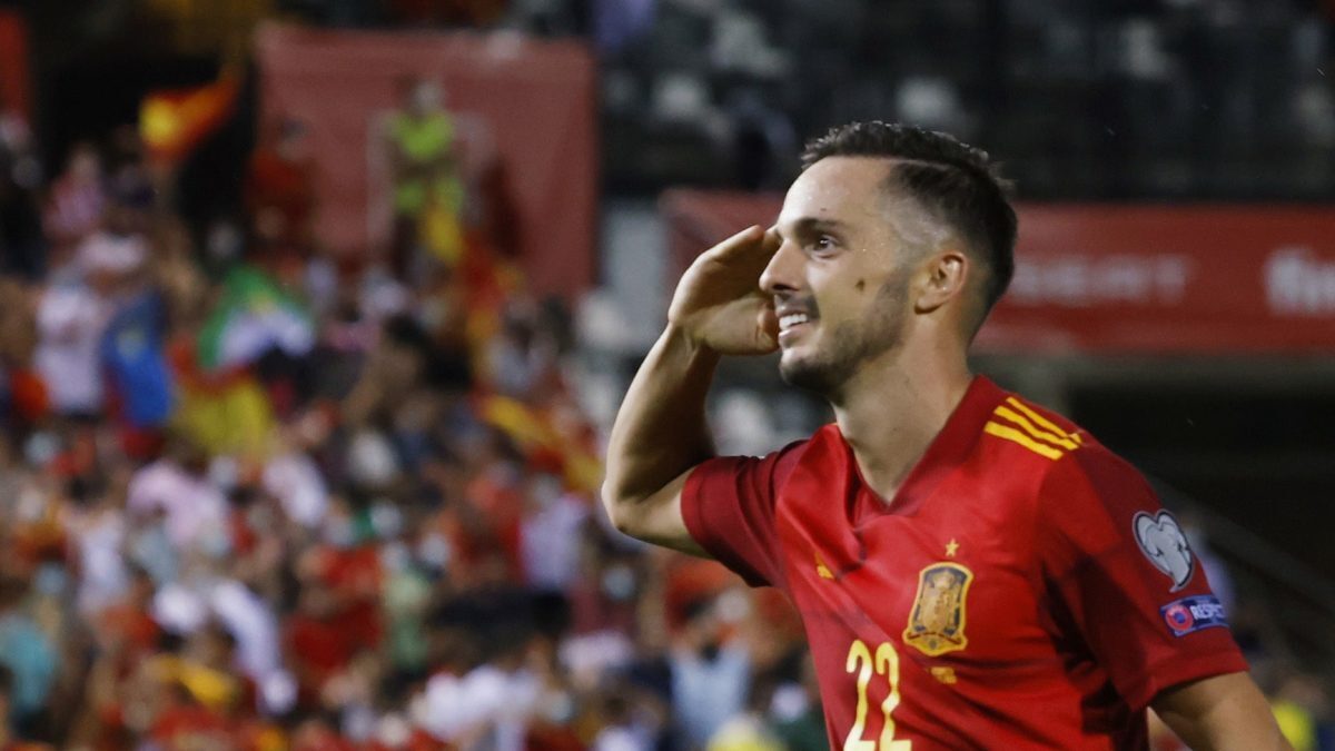 Pablo Sarabia celebra un gol con la selección española