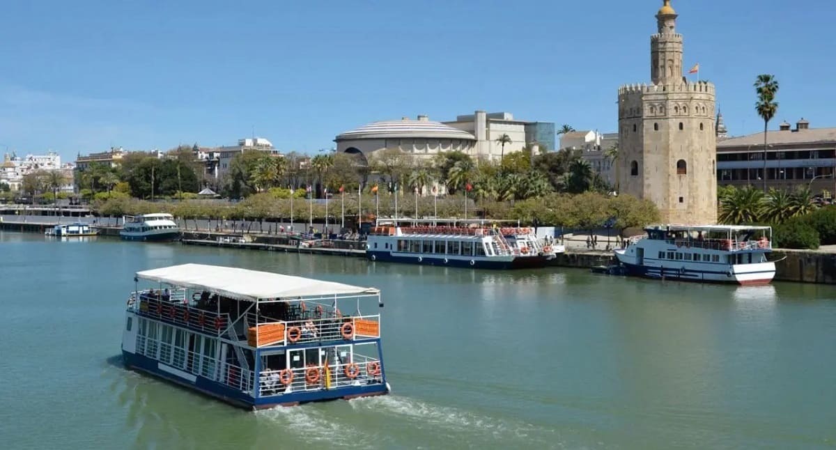Un crucero por el Guadalquivir, un momento idílico para recibir el Año Nuevo en Sevilla