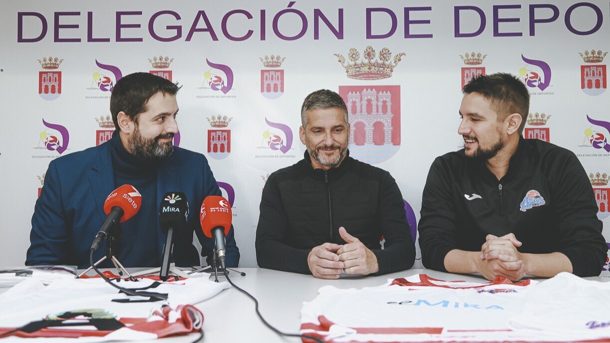 De izq a der Jaime Núñez, Oliver Verhoeven y Antonio Vera 