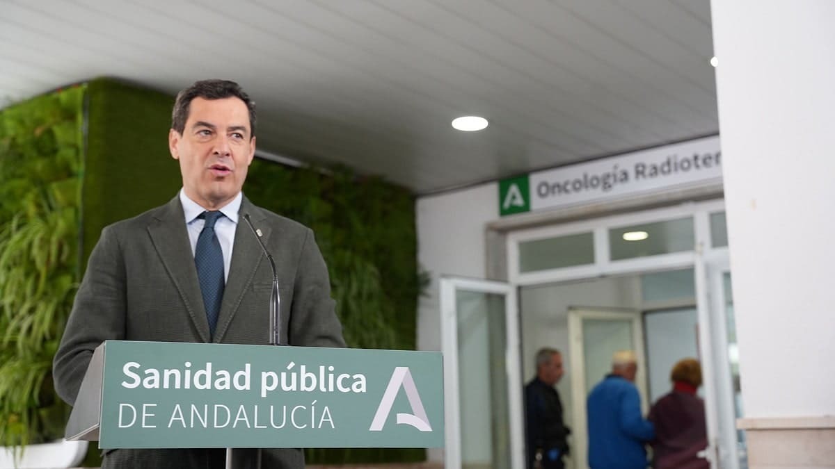 Juanma Moreno: "Me ocupa y preocupa la situación de la sanidad en Andalucía, pero va a mejorar"