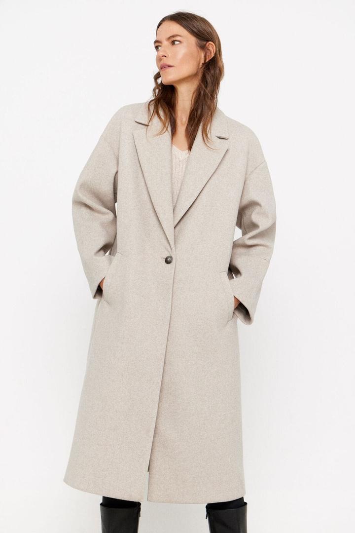 Abrigo largo de efecto pelo en Cortefiel