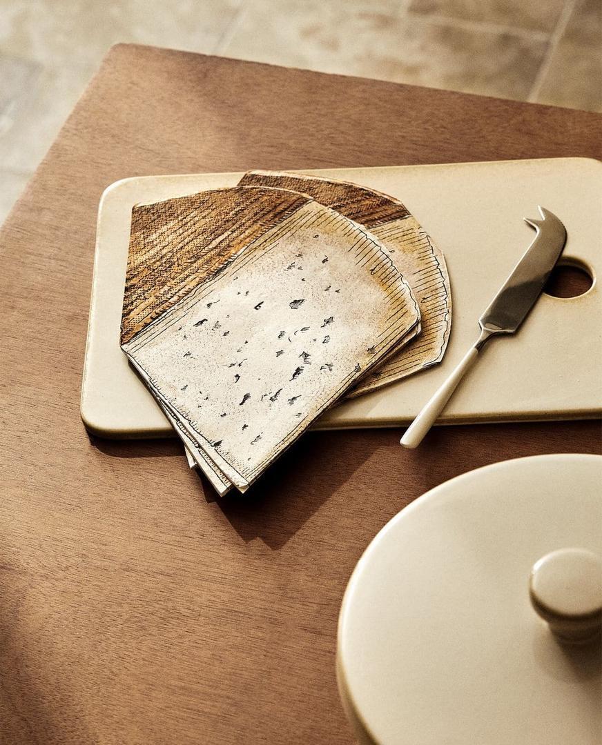 Servilletas de papel con forma de queso