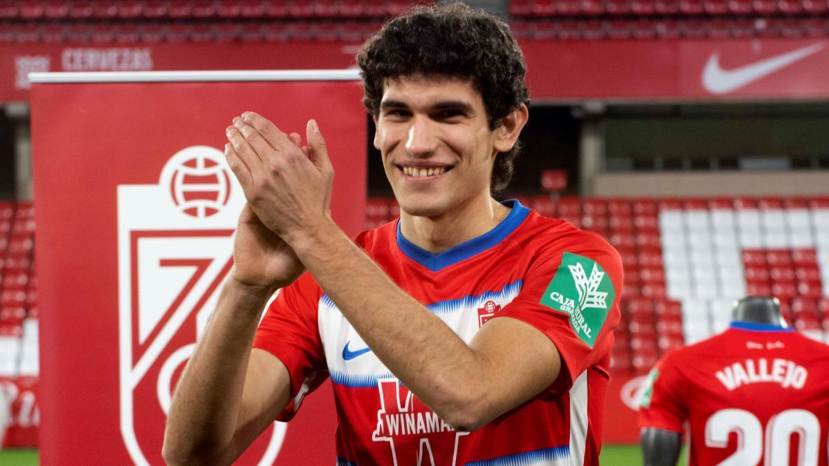 Jesús Vallejo es uno de los descartes del Granada CF
