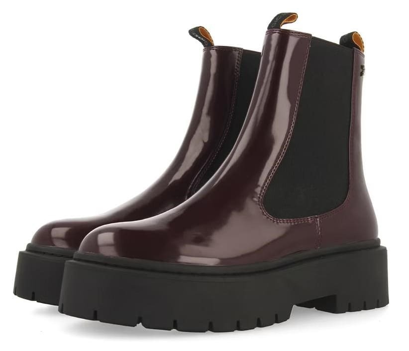 Botas tipo chelsea con elásticos