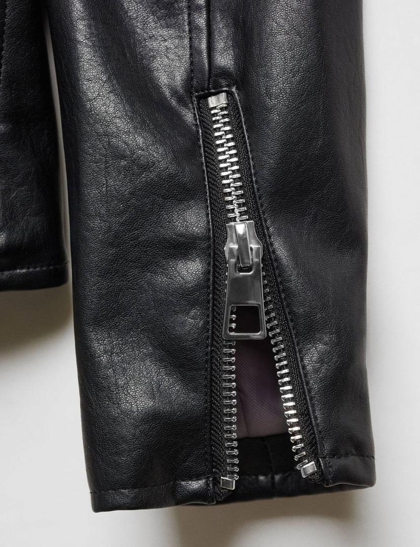 Chaqueta biker efecto piel color negro de Mango