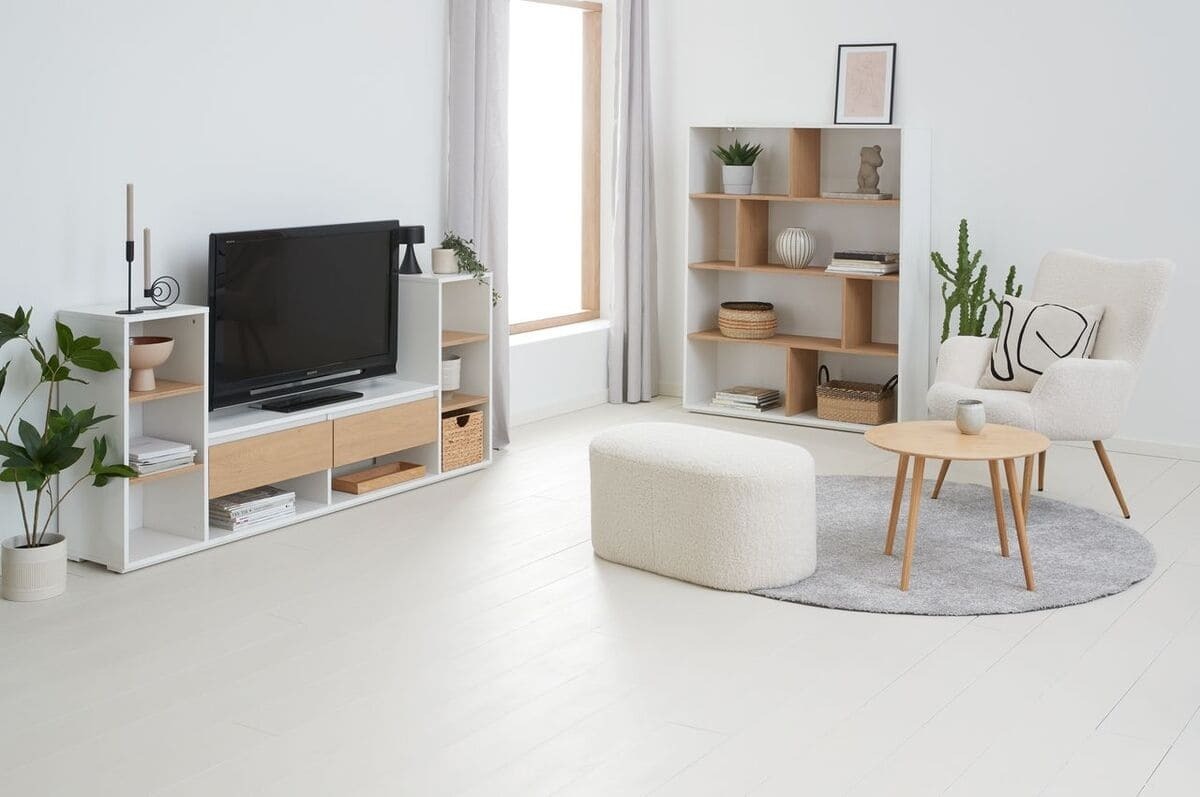 Estantería desigual FILSKOV con 8 estantes en roble y blanco de Jysk