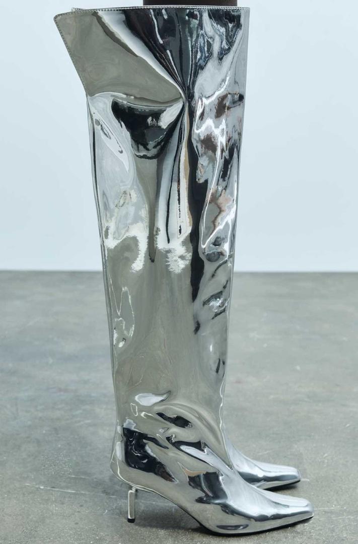 Bota XL metalizada de Zara