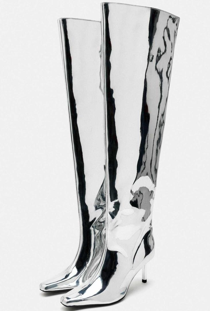 Bota XL metalizada de Zara