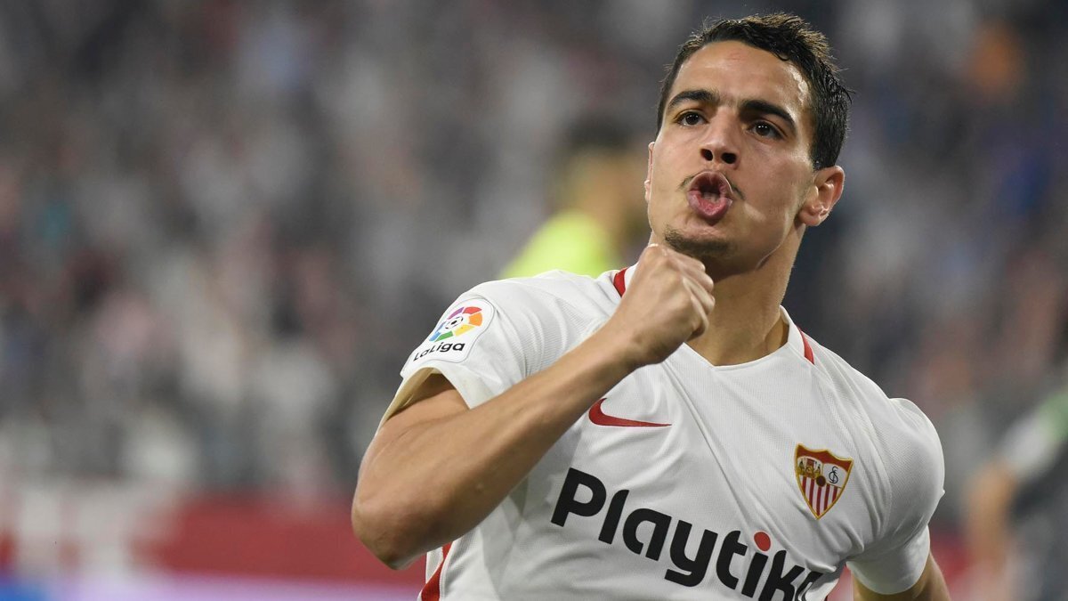 Wissam Ben Yedder celebra un gol con la elástica del Sevilla FC