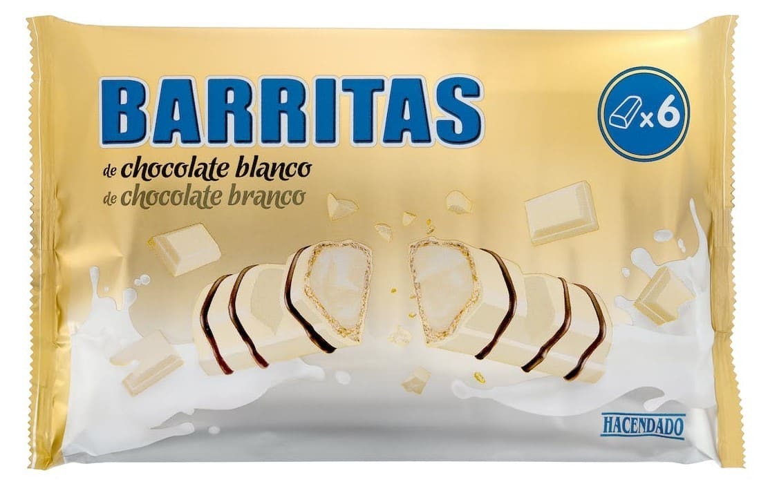 Barritas de barquillo con relleno cremoso cubiertas de chocolate blanco
