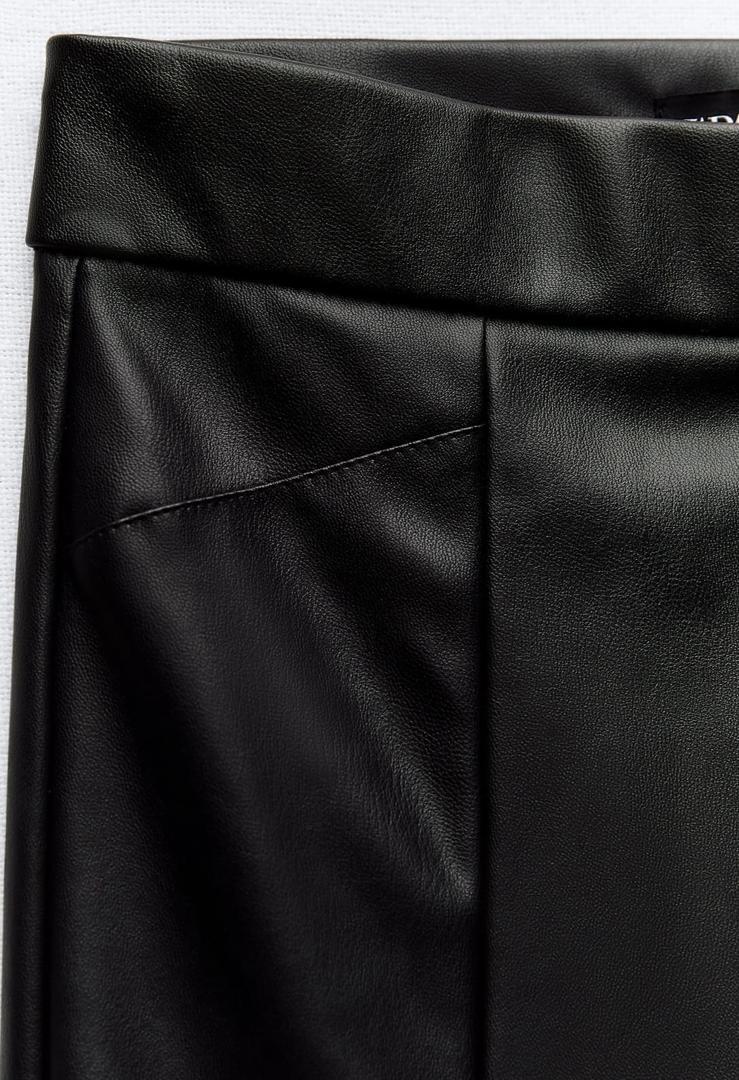 Pantalones tipo leggings de tiro alto y efecto piel de Zara
