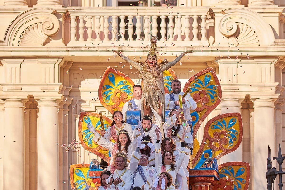 Laura Gallego en la Cabalgata de Reyes Magos de Sevilla | Salvador López Medina para El MIRA