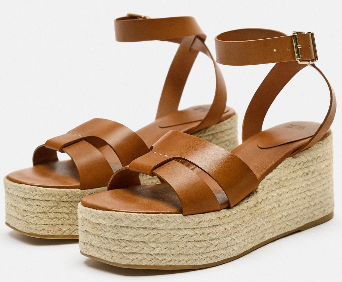 Sandalias de cuña en piel