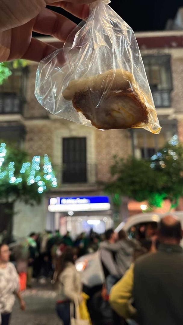 Chicharrones con picos en la cabalgata de los Reyes Magos de Jerez