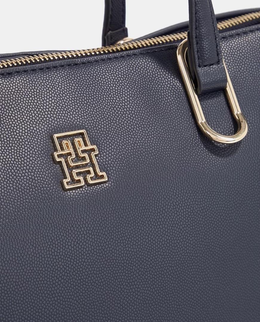 Bolso de hombro azul marino de Tommy Hilfiger