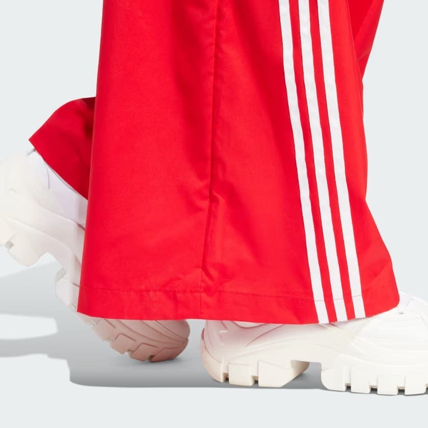 Pantalón acampanado Adelenium Oversized de Adidas