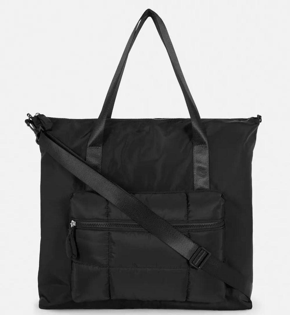 El bolso acolchado negro de Primark