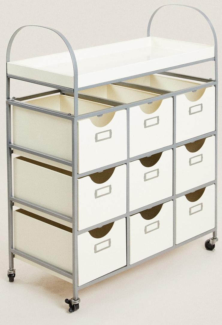 Mueble galvanizado con ruedas de Zara Home