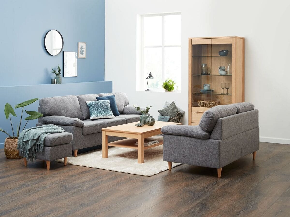 Sofá GEDVED de dos plazas y de color gris en Jysk